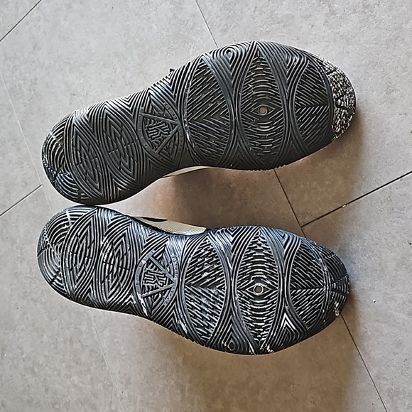 Nike Kyrie 5 Cookies & Creme - 8M - Picture 5 of 8